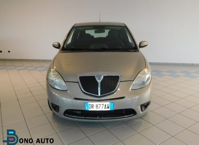 Lancia Ypsilon 1.2 Oro completo