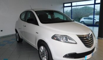 Lancia Ypsilon 0.9 TwinAir 85 CV 5 porte Metano completo