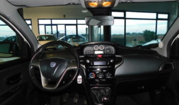 Lancia Ypsilon 0.9 TwinAir 85 CV 5 porte Metano completo