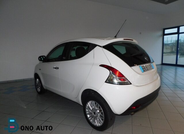 Lancia Ypsilon 0.9 TwinAir 85 CV 5 porte Metano completo