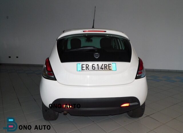 Lancia Ypsilon 0.9 TwinAir 85 CV 5 porte Metano completo