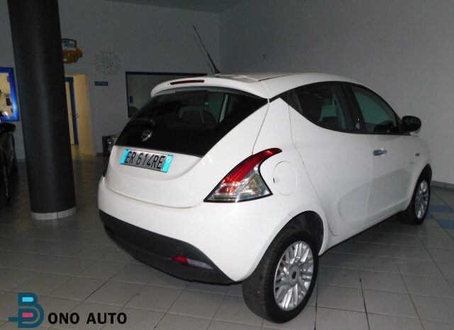 Lancia Ypsilon 0.9 TwinAir 85 CV 5 porte Metano completo